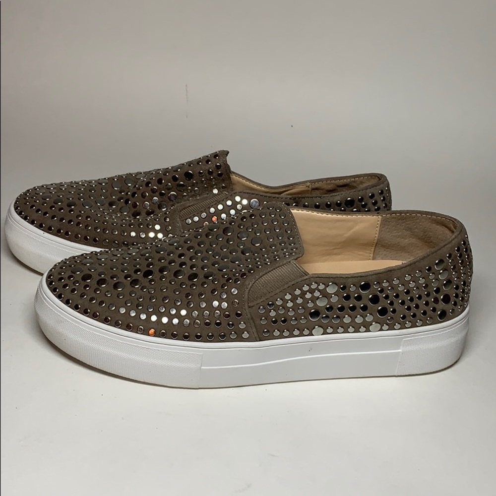 Vince Camuto Studded Walking Shoes Size 8M